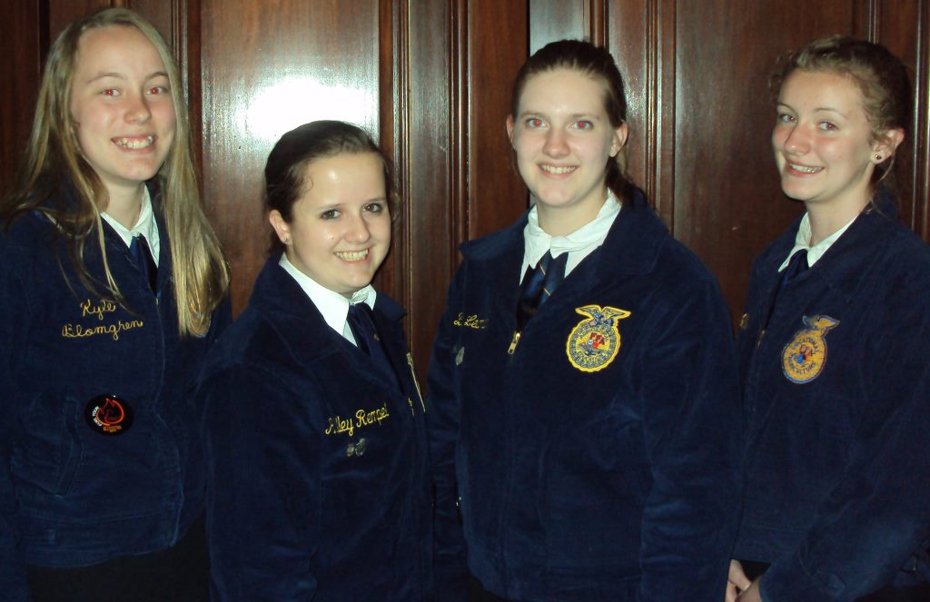 Mountain Lake’s Small Animals team brought home 5th place honors out of 54 teams.  The team was  made up of Liana Blomgren (Gold), Bailey Leaman (Gold), Rebekah Klassen (Gold), and Kalley Rempel  (Silver). 