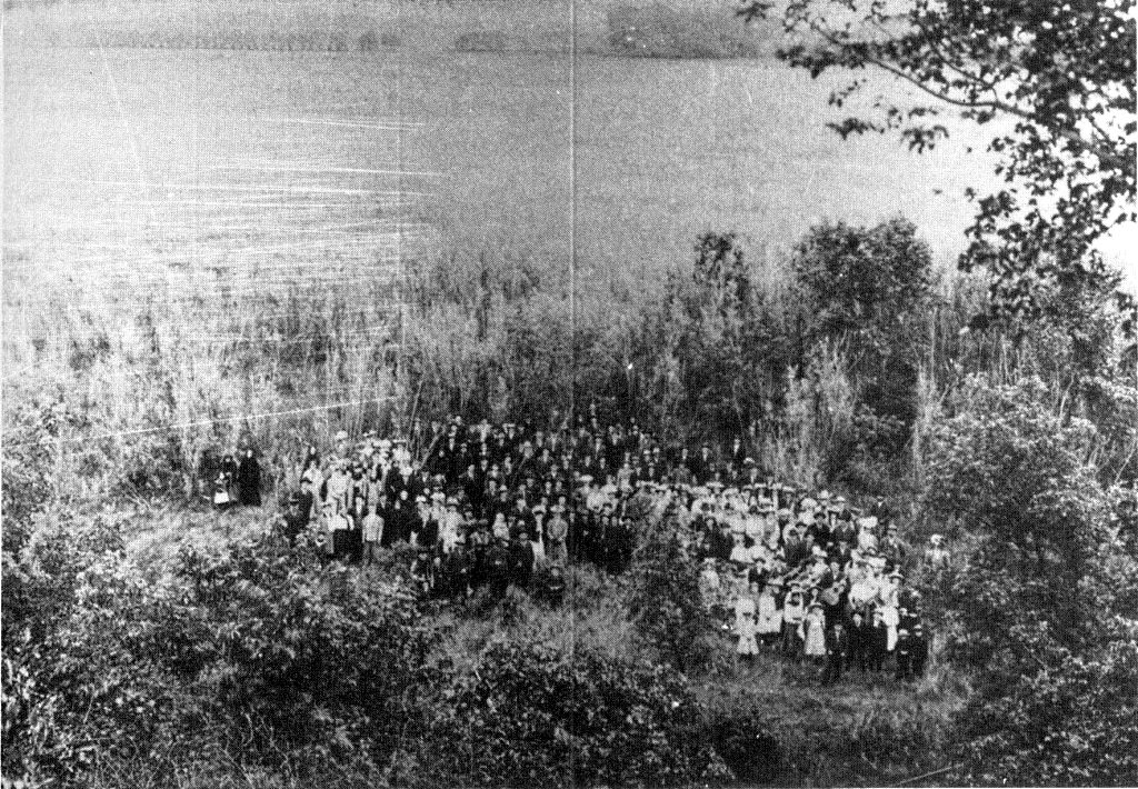 class picnic at the lake