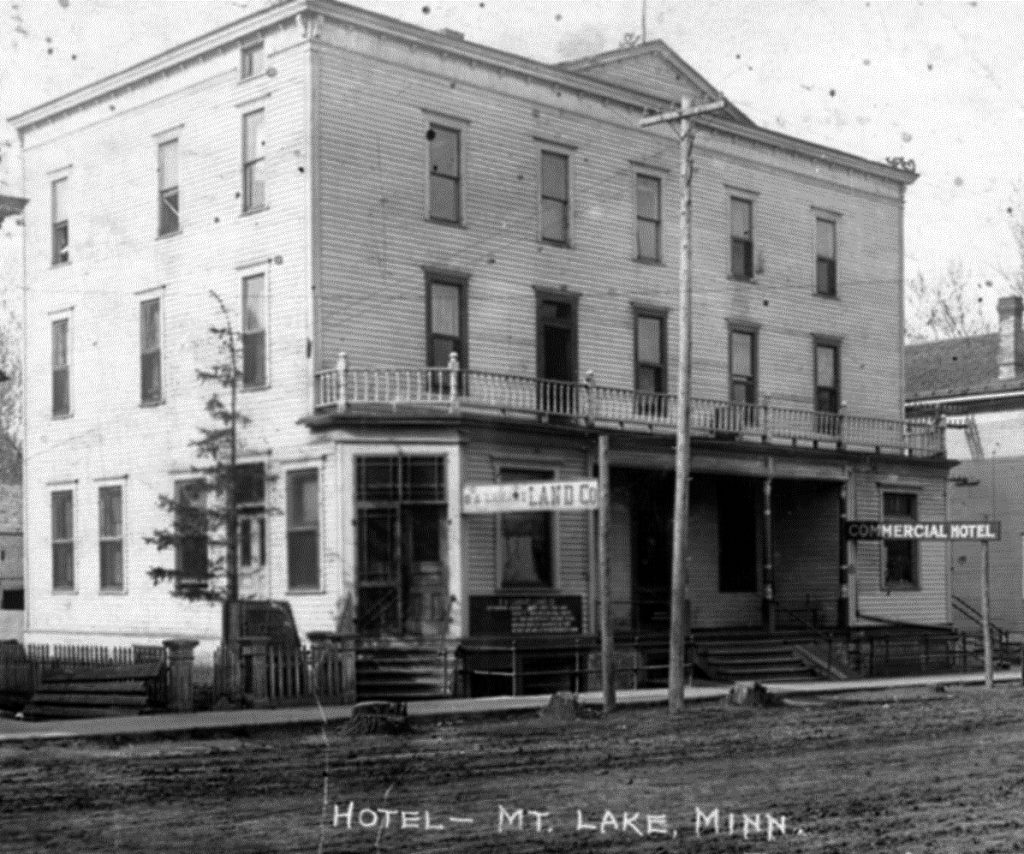 commercial hotel in mt lake