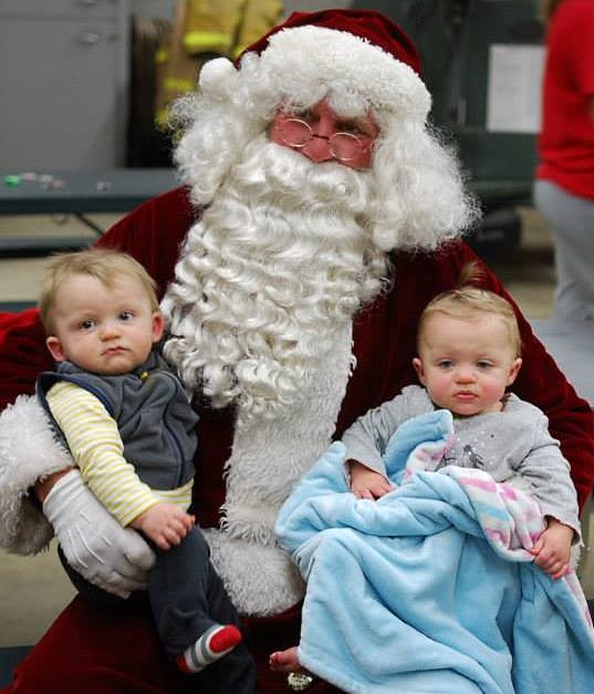 bfld santa with kids