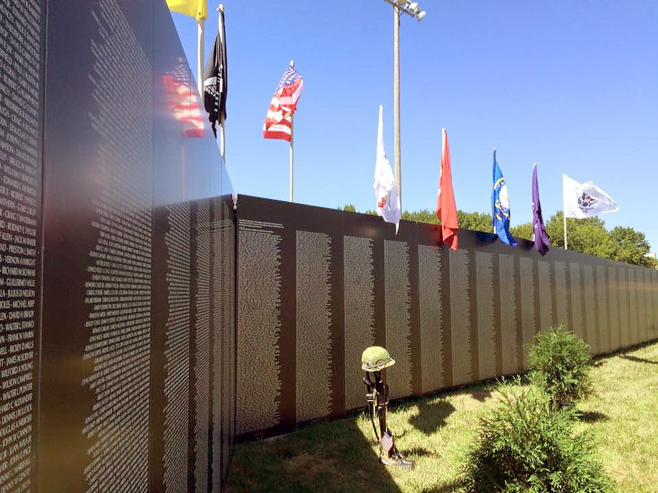 traveling wall close