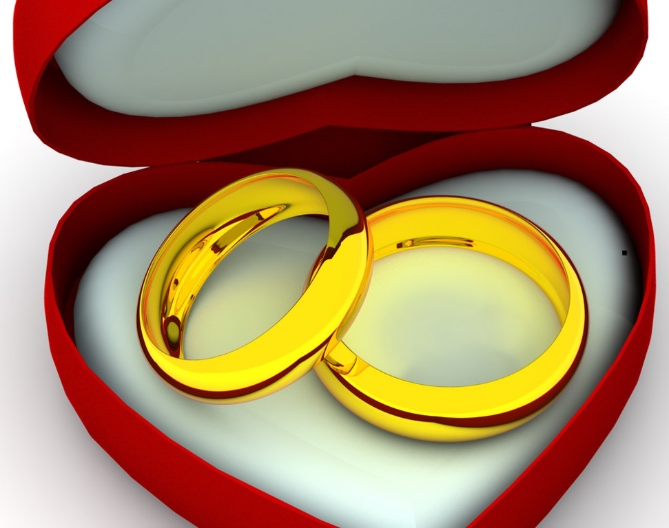 box-as-heart-with-wedding-rings-ppt-backgrounds-powerpoint